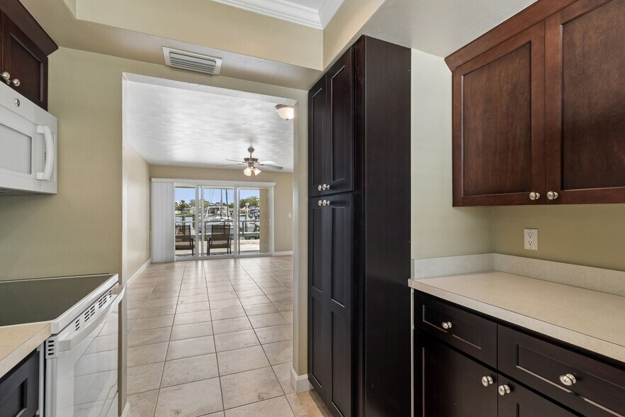 More Photos Of 2307 Bay Blvd, Indian Rocks Beach Apartments For Sale