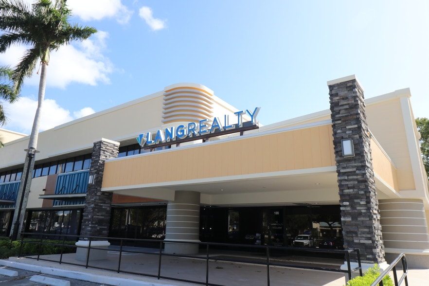 More Photos Of 4400 N Federal Hwy, Boca Raton General Retail For Lease