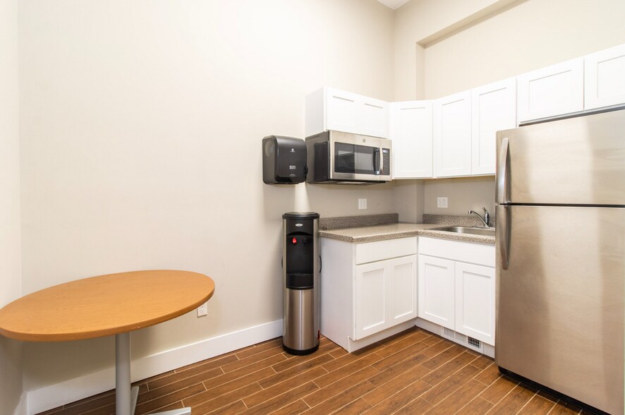 More Photos Of 698 Main St, Branford Office For Sale