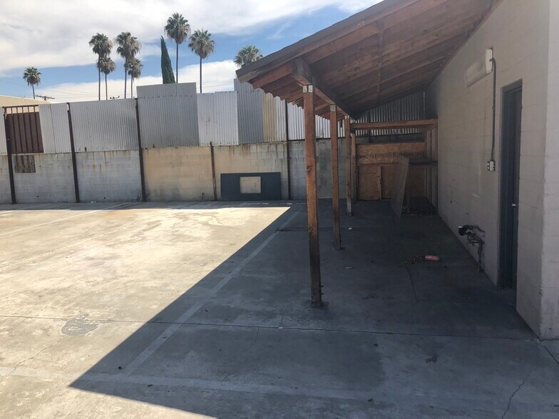 More Photos Of 14655-14657 Lull St, Van Nuys Warehouse For Sale