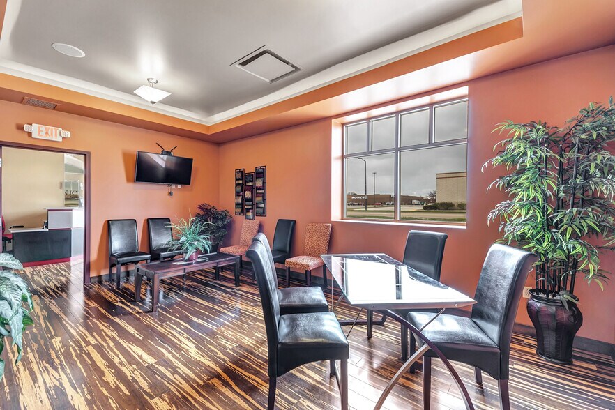 More Photos Of 2411 Holmgren Way, Green Bay Healthcare For Lease