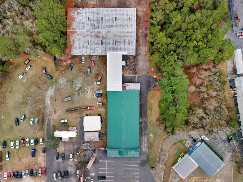 More Photos Of 2023 Memorial Dr, Waycross General Retail For Sale