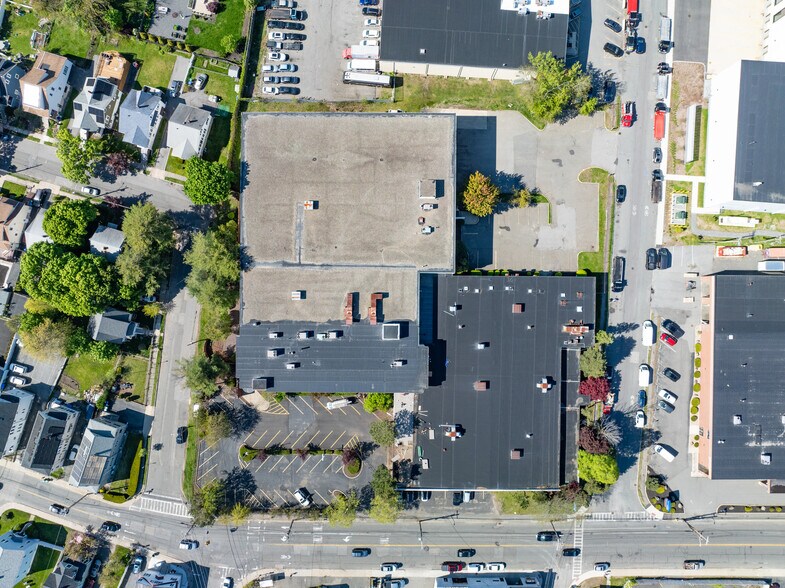 More Photos Of 398-400 Riverside Ave, Medford Light Manufacturing For Lease