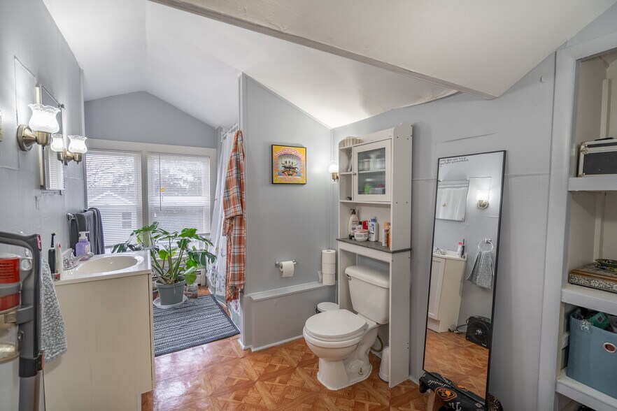 More Photos Of 447-449 NY-31, Bridgeport Apartments For Sale