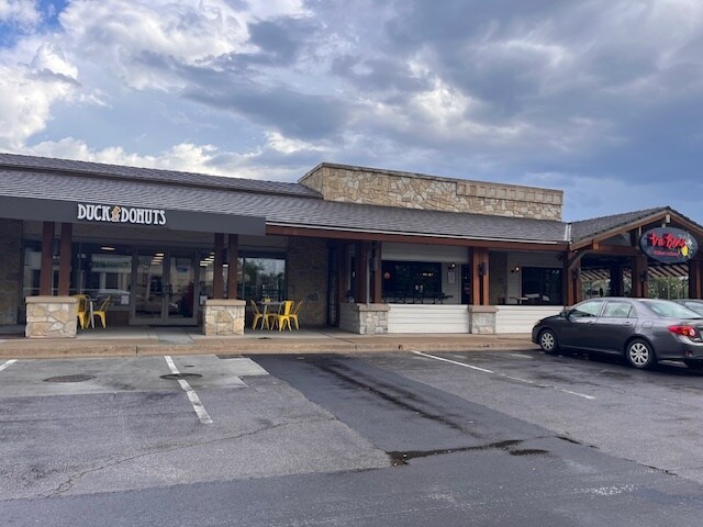 More Photos Of 4121 W 83rd St, Prairie Village Office For Lease