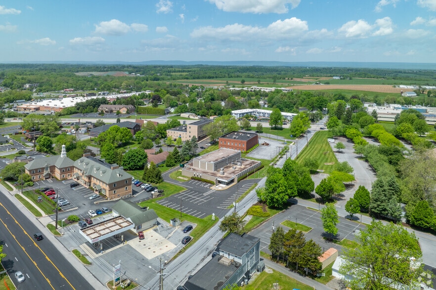 More Photos Of 140 Sipe Ave, Hummelstown Office For Sale