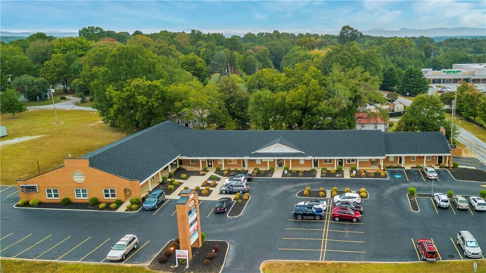 More Photos Of 100 Century Plaza Dr, Seneca Office For Lease