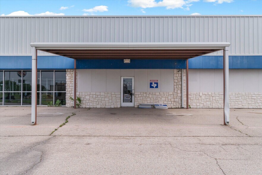 More Photos Of 7311 I-30 E, Greenville Distribution For Sale