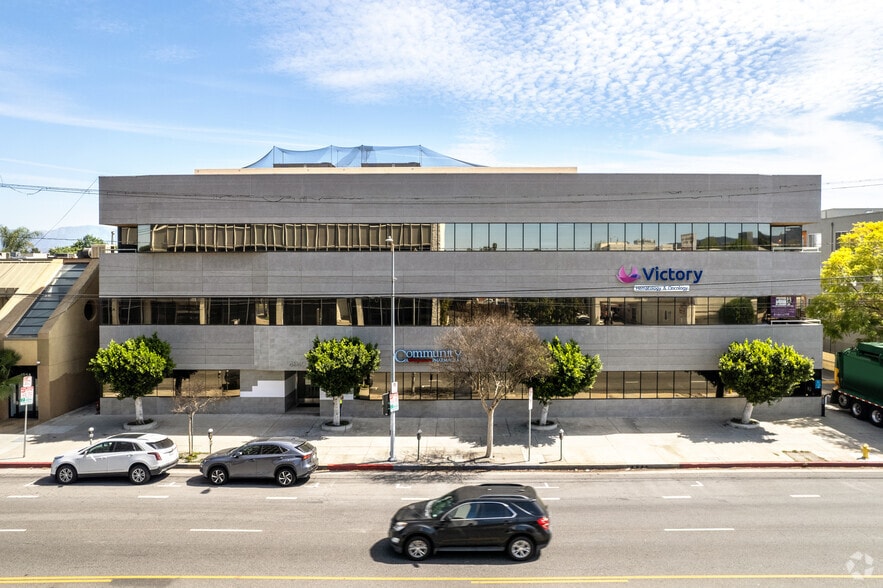 Primary Photo Of 4940 Van Nuys Blvd, Sherman Oaks Medical For Lease