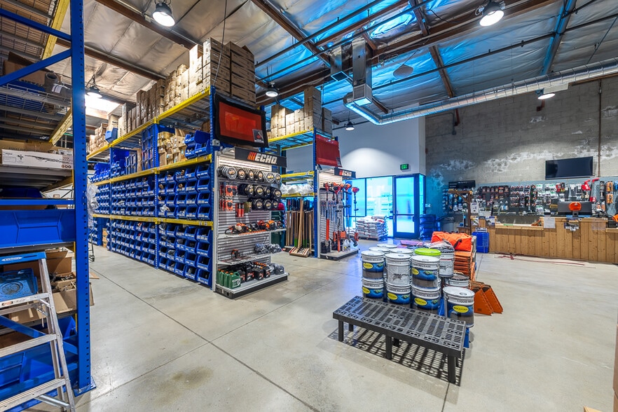 More Photos Of 12610 Saticoy St S, North Hollywood Warehouse For Sale