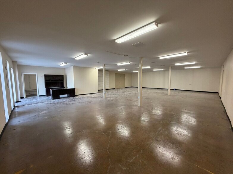 More Photos Of 5427-5441 Gessner Rd, Houston Warehouse For Lease