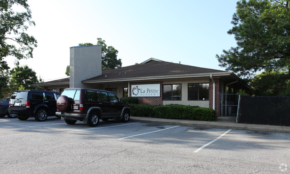 Primary Photo Of 1529 Mundys Mill Rd, Jonesboro Daycare Center For Sale