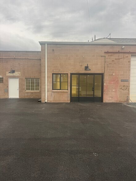 More Photos Of 1726 N Ventura Ave, Ventura Manufacturing For Lease