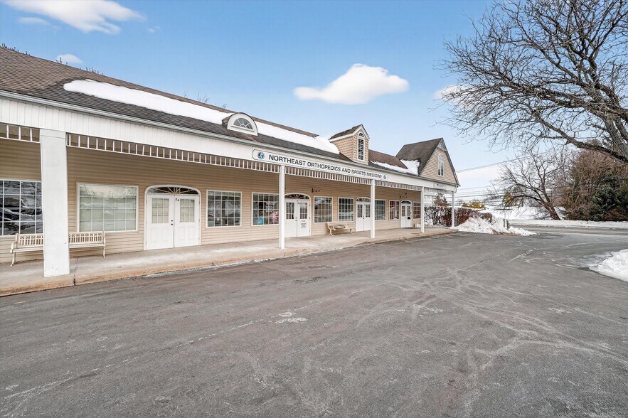 More Photos Of 24-26 Liberty Square Mall, Stony Point Office For Sale