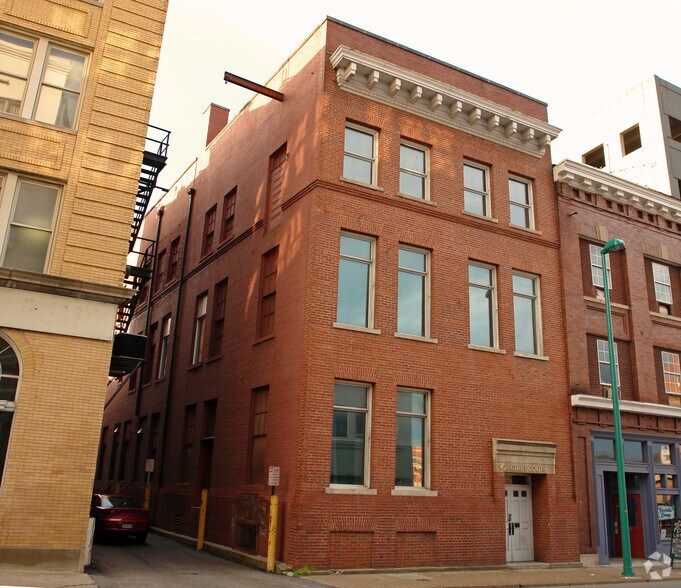 More Photos Of 210 Hale St, Charleston Office For Sale