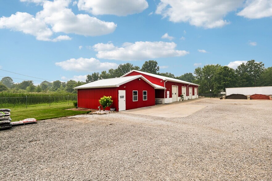 More Photos Of 3220 McCartney Rd, Youngstown General Retail For Sale