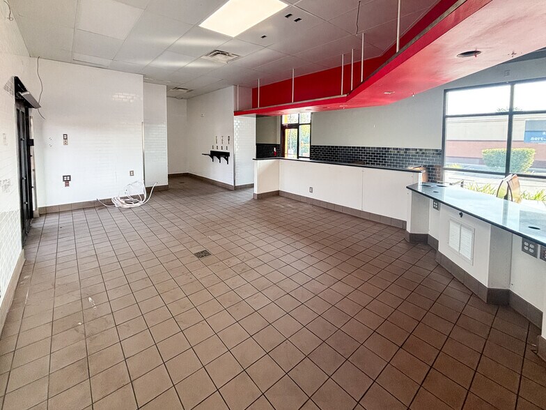 More Photos Of 413 Drive in Ln, Moncks Corner Storefront Retail Office For Lease