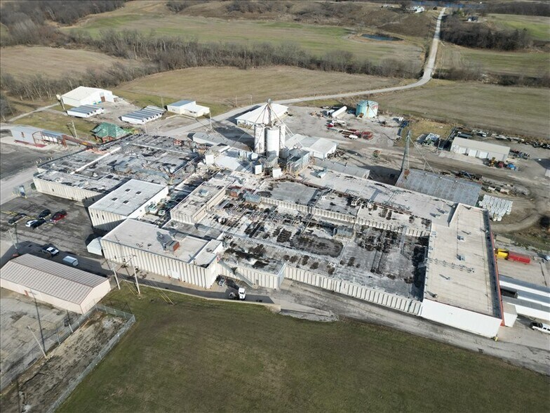 More Photos Of 832 E 3rd St, Milan Warehouse For Sale