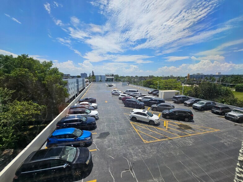 More Photos Of 12550 Biscayne Blvd, North Miami Medical For Sale