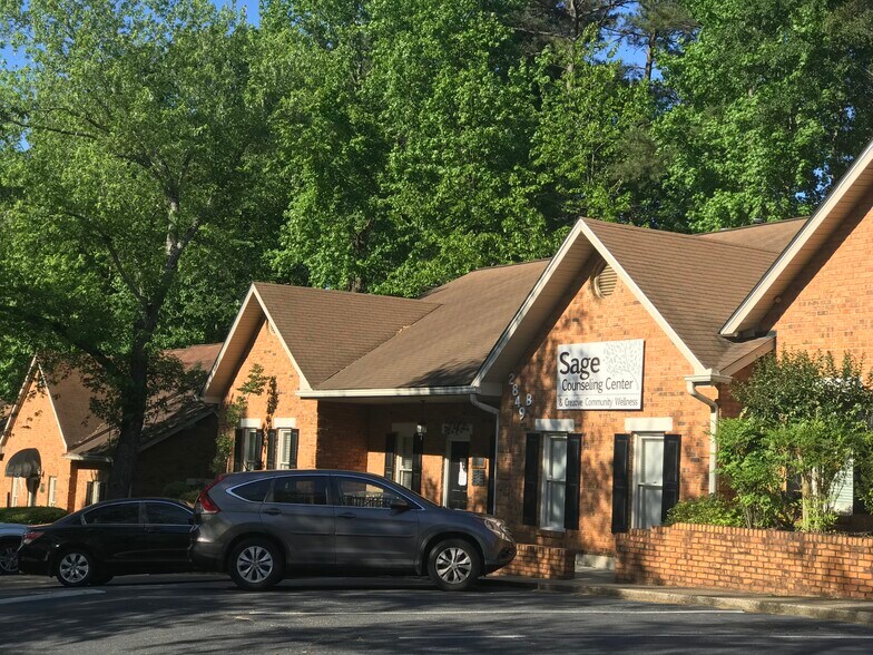 More Photos Of 2849 Henderson Mill Rd NE, Chamblee Medical For Lease