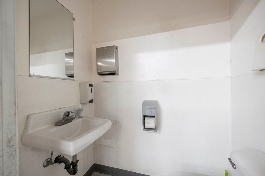 More Photos Of 9200 Lower Azusa Rd, Rosemead Warehouse For Sale