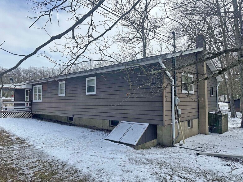 More Photos Of 982 W Center St, Sheppton Bar For Sale