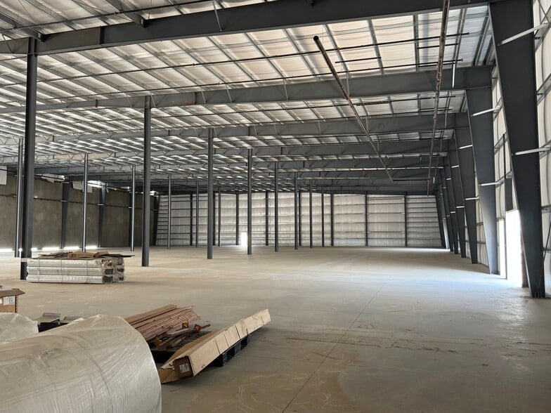 More Photos Of Industrial Circle @ G.B.I.C, Brownsville Warehouse For Lease