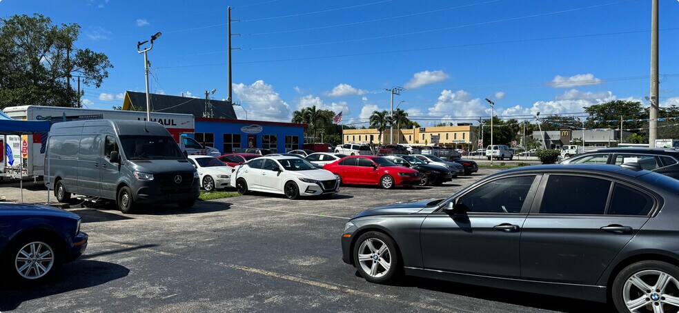 Primary Photo Of 3100 NW 30th Ave, Oakland Park Auto Dealership For Lease