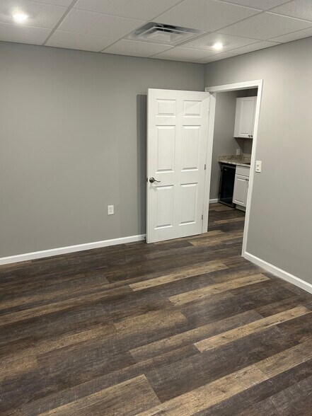 More Photos Of 615 Colonial Park Dr, Roswell Loft Creative Space For Lease