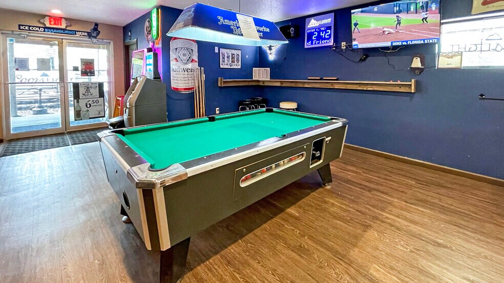 More Photos Of 208 W Arnold Ave, Arnold Restaurant For Sale