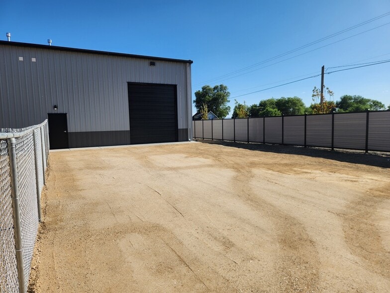 More Photos Of 74 N Happy Valley Rd, Nampa Warehouse For Lease