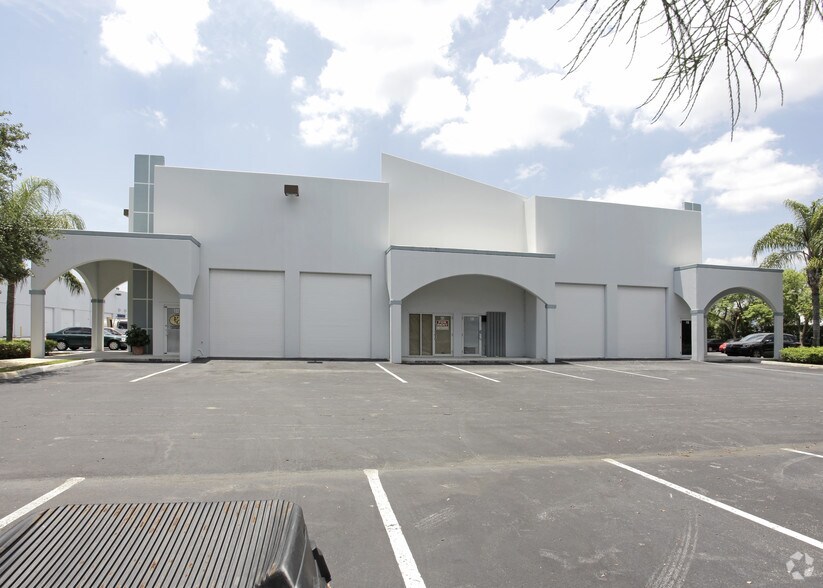 More Photos Of 20861 Johnson St, Pembroke Pines Distribution For Sale