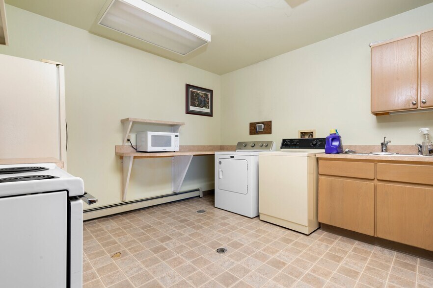 More Photos Of 10343 E Hilltop Rd, Suttons Bay Winery Vineyard For Sale