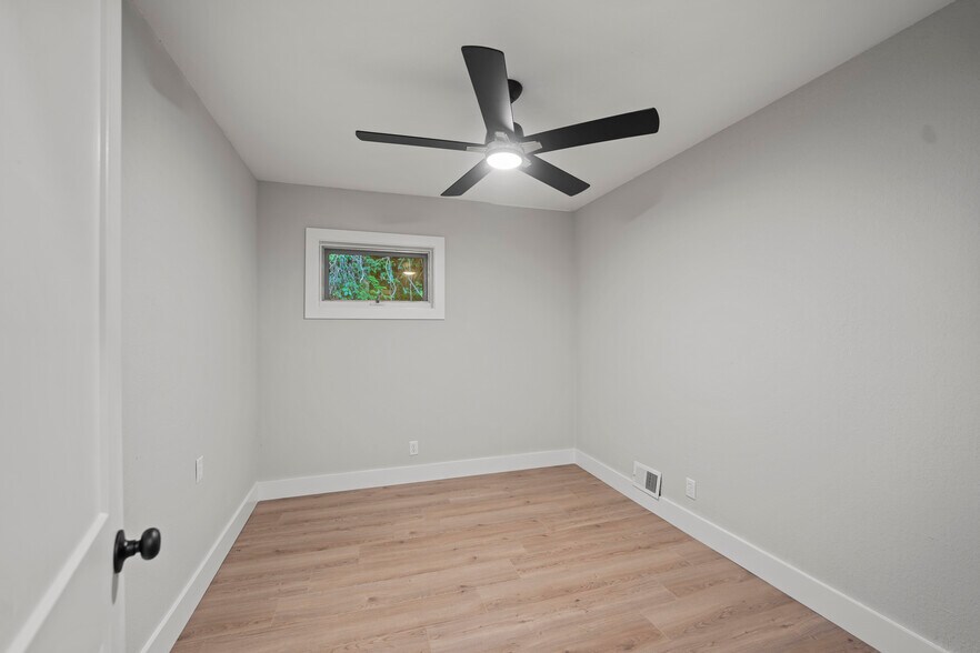 More Photos Of 6020 Weems Rd, Knoxville Specialty For Sale