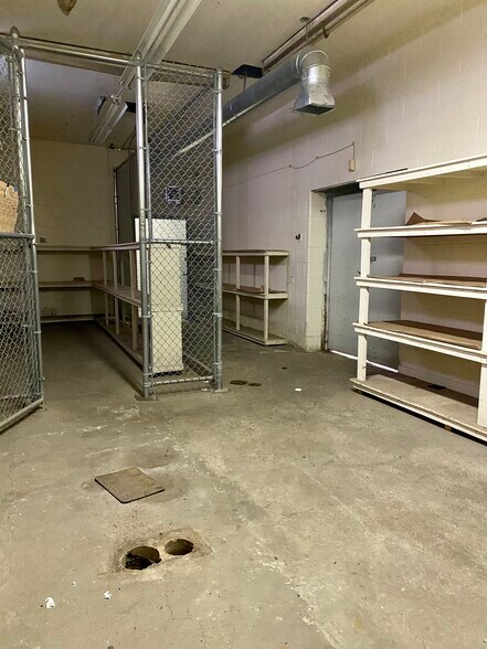 More Photos Of 68 Harrison St, Hoboken Showroom For Lease