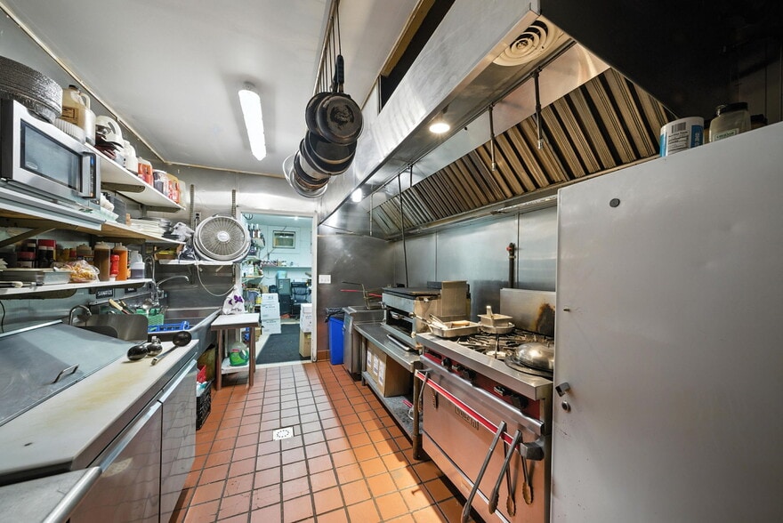More Photos Of 260 Espanong Rd, Lake Hopatcong Restaurant For Sale