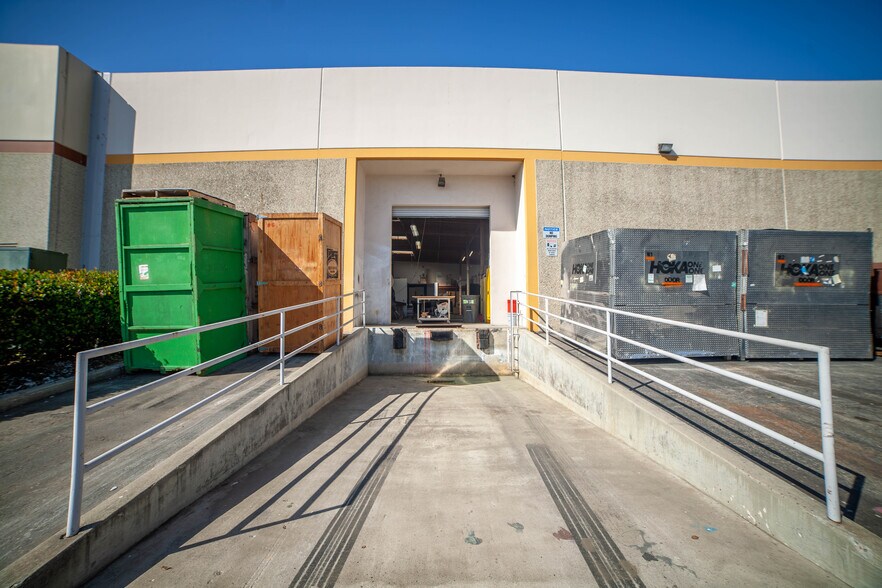 More Photos Of 150 N Wood Rd, Camarillo Warehouse For Sale