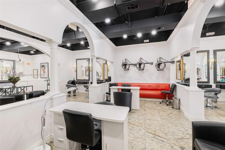 More Photos Of 520 Biltmore Way, Coral Gables Storefront Retail Office For Sale
