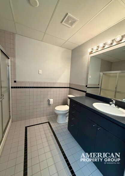 More Photos Of 1800 Northgate Blvd, Sarasota Light Distribution For Lease