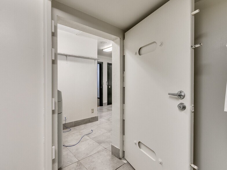 More Photos Of 2124 S Shadowlake, Oklahoma City Medical For Lease