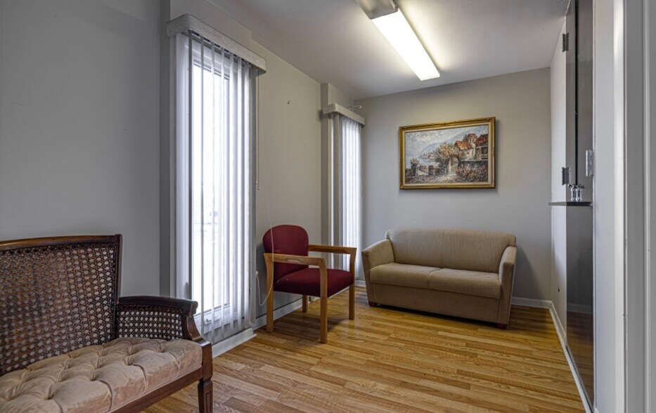 More Photos Of 7227 W 127th St, Palos Heights Office For Lease