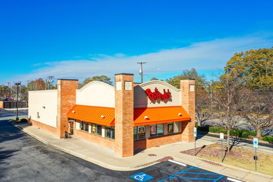 More Photos Of 615 NE Main St, Simpsonville Fast Food For Sale