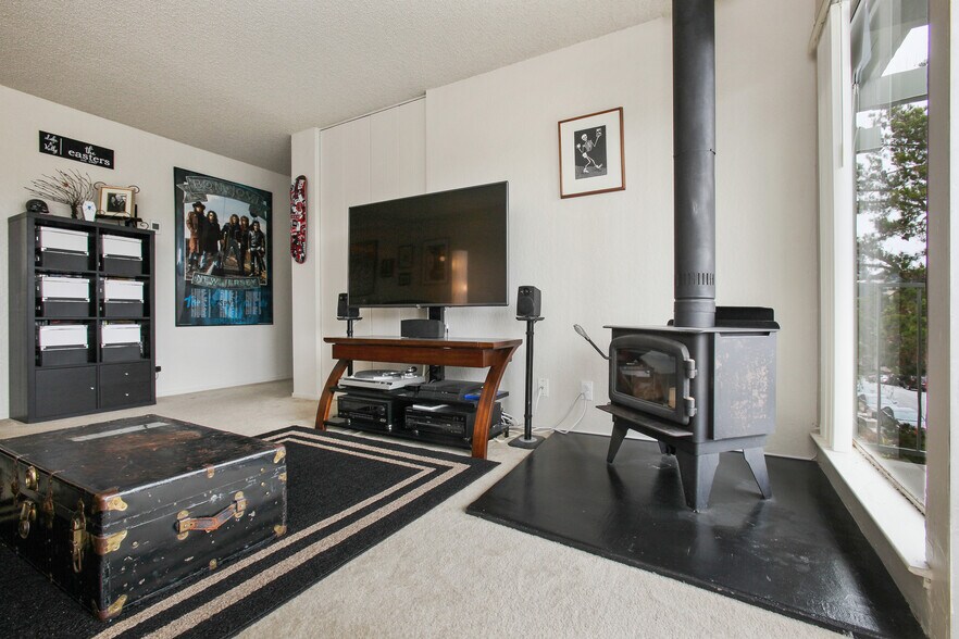 More Photos Of 2200 Village Ct, Belmont Apartments For Sale