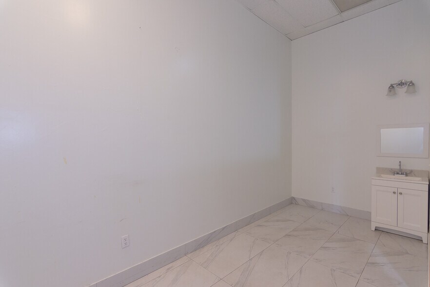 More Photos Of 399 W Louis Henna Blvd, Austin Unknown For Sale