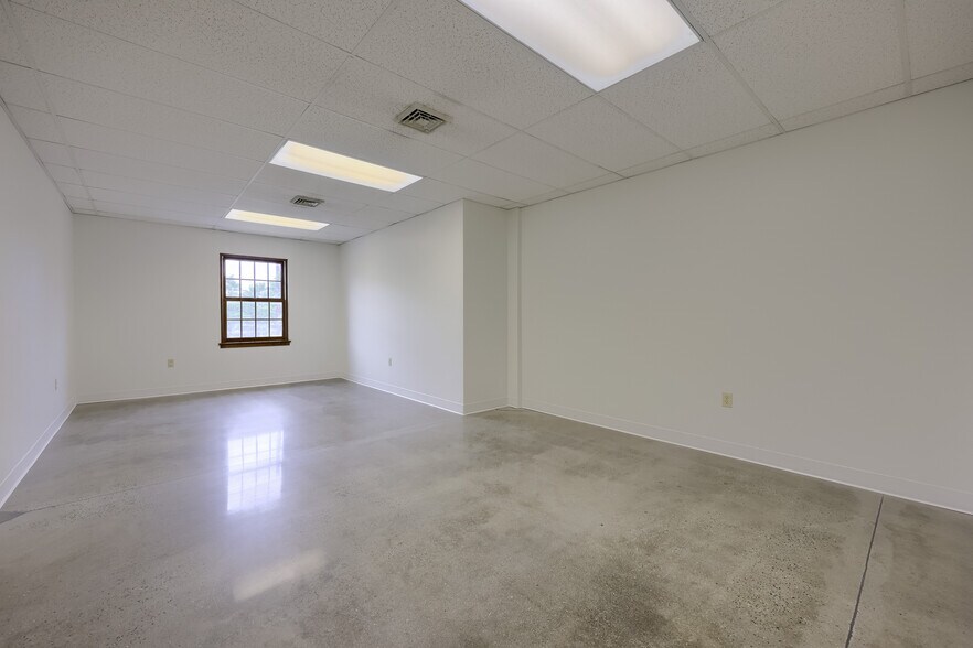 More Photos Of 9 Marietta Ave, Mount Joy Loft Creative Space For Lease