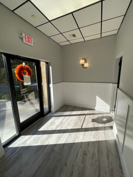 More Photos Of 189 Main Rd, Riverhead Medical For Lease