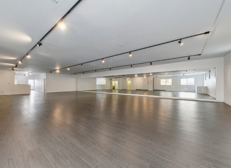 More Photos Of 5508 Dorset St, Burnaby Distribution For Sale