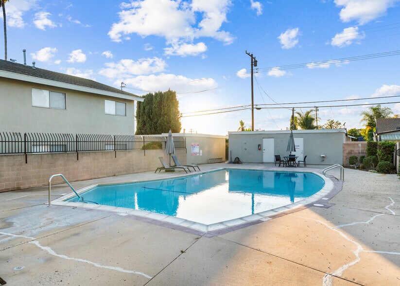More Photos Of 211 S Valencia St, La Habra Multifamily For Sale