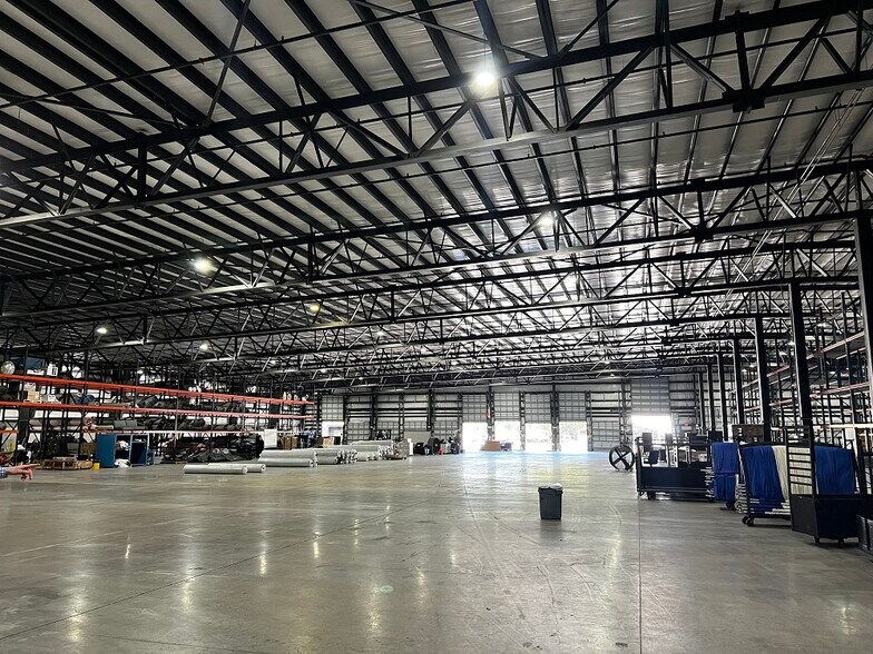 More Photos Of 1900 NW 21st Ave, Fort Lauderdale Distribution For Lease