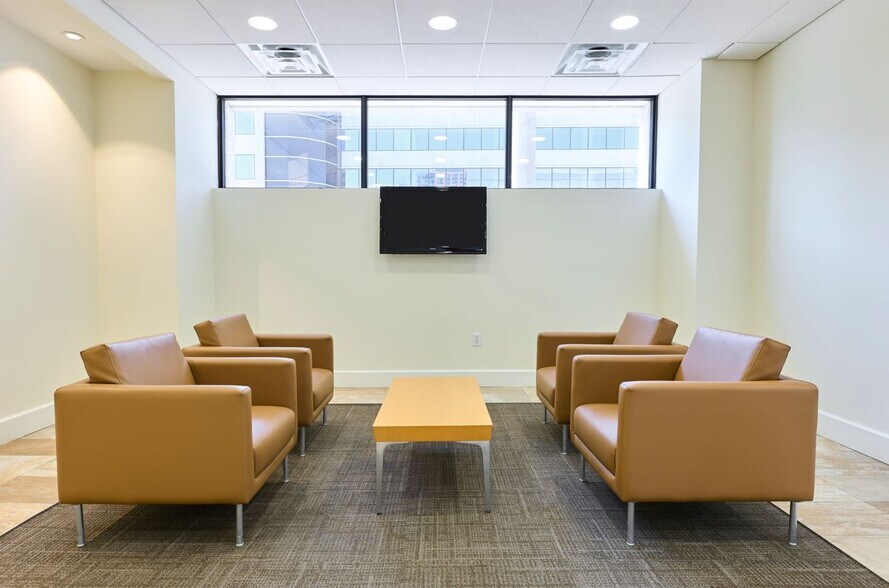 More Photos Of 2850 Eisenhower Ave, Alexandria Office For Lease